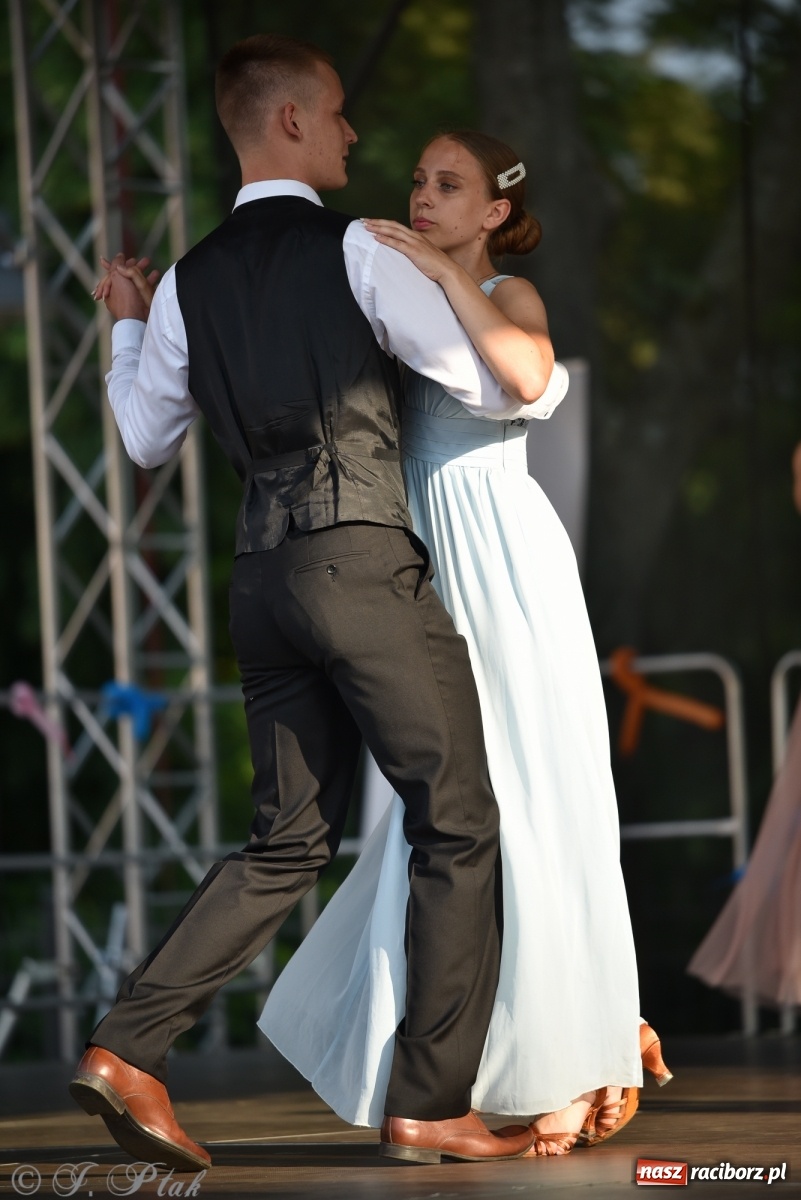 Zdjęcie w galerii na portalu naszraciborz.pl: MDK kończy rok szkolny tanecznym show [FOTO] wiadomości z regionu