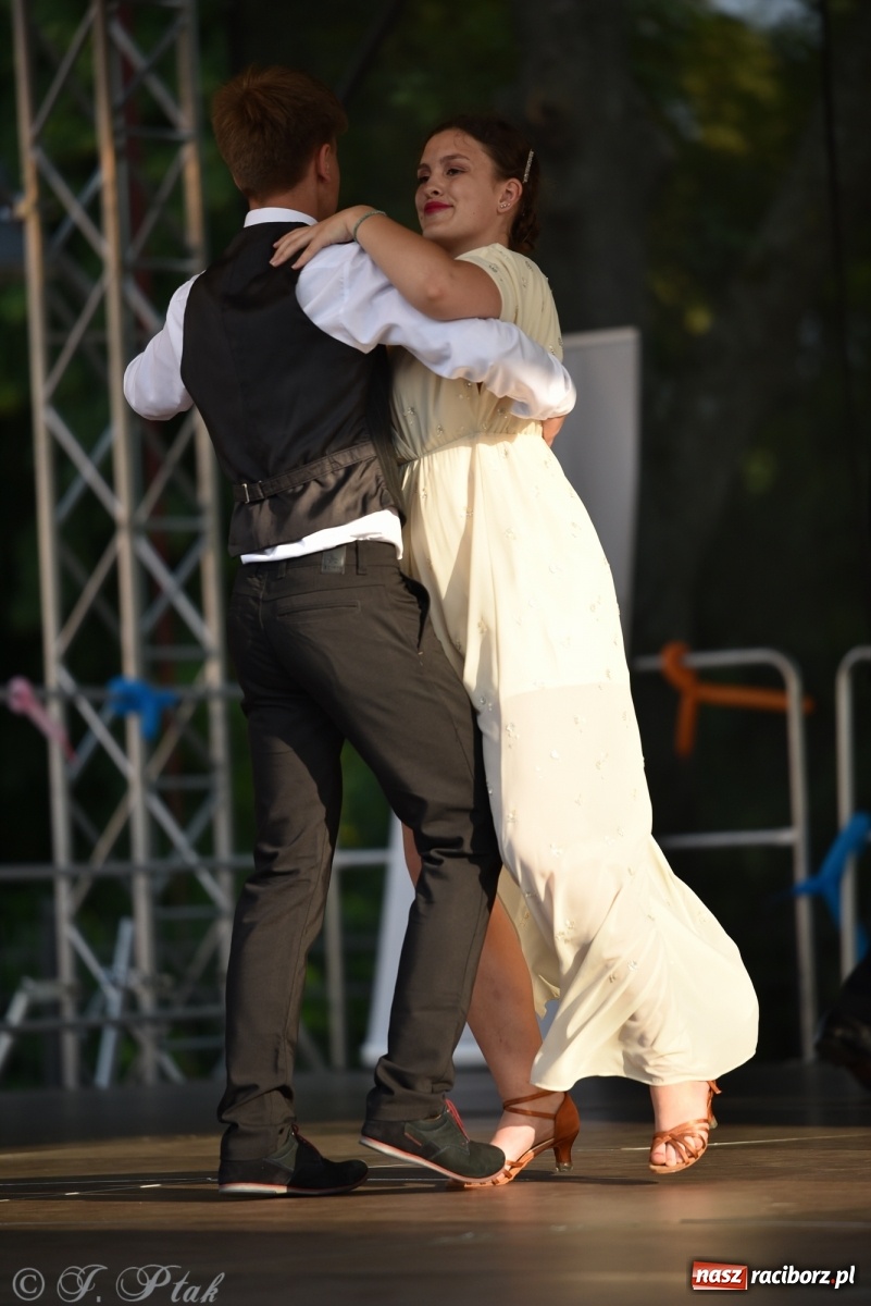 Zdjęcie w galerii na portalu naszraciborz.pl: MDK kończy rok szkolny tanecznym show [FOTO] wiadomości z regionu