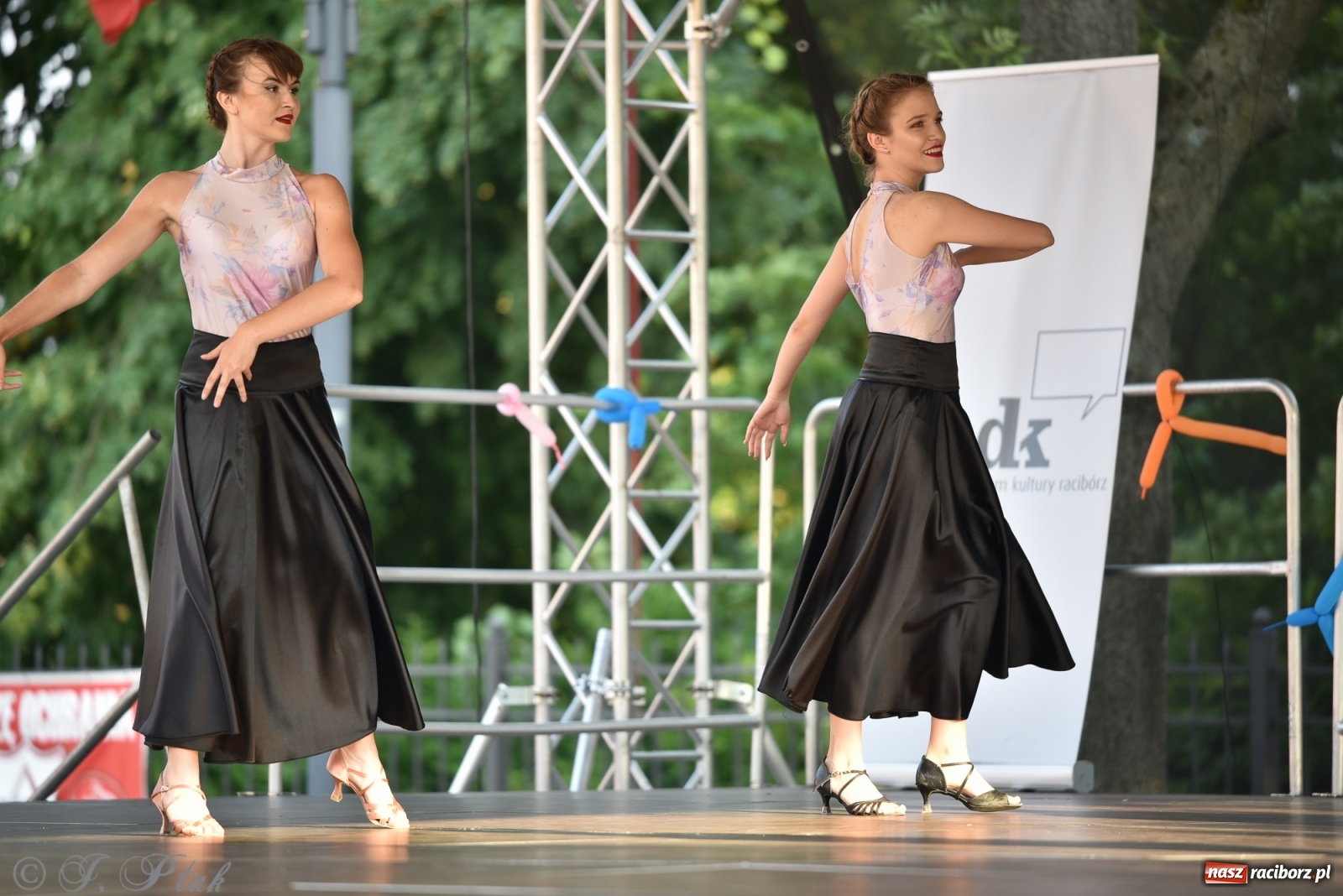 Zdjęcie w galerii na portalu naszraciborz.pl: MDK kończy rok szkolny tanecznym show [FOTO] wiadomości z regionu