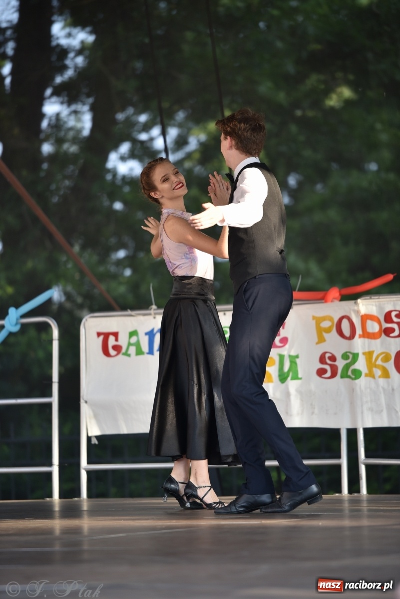 Zdjęcie w galerii na portalu naszraciborz.pl: MDK kończy rok szkolny tanecznym show [FOTO] wiadomości z regionu