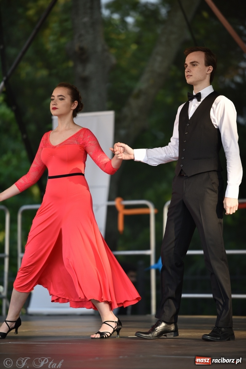 Zdjęcie w galerii na portalu naszraciborz.pl: MDK kończy rok szkolny tanecznym show [FOTO] wiadomości z regionu