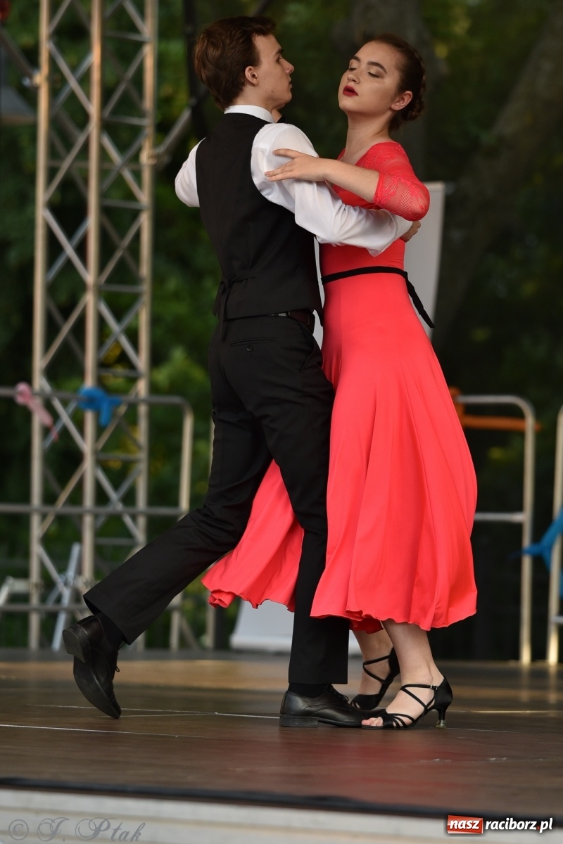 Zdjęcie w galerii na portalu naszraciborz.pl: MDK kończy rok szkolny tanecznym show [FOTO] wiadomości z regionu