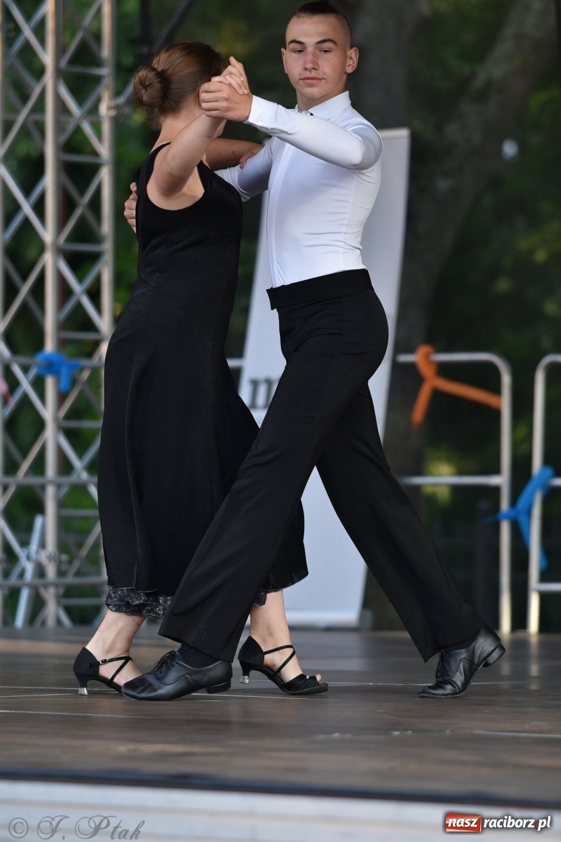 Zdjęcie w galerii na portalu naszraciborz.pl: MDK kończy rok szkolny tanecznym show [FOTO] wiadomości z regionu