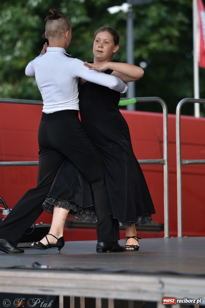 Zdjęcie w galerii na portalu naszraciborz.pl: MDK kończy rok szkolny tanecznym show [FOTO] wiadomości z regionu