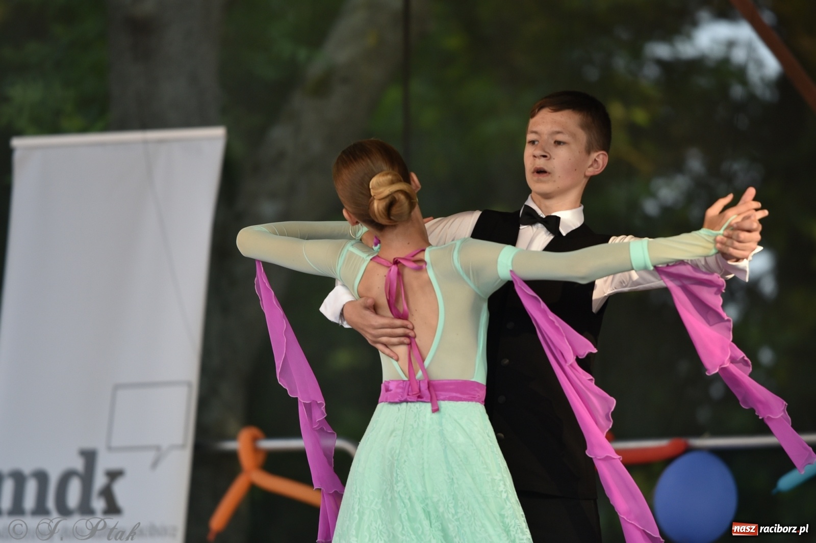 Zdjęcie w galerii na portalu naszraciborz.pl: MDK kończy rok szkolny tanecznym show [FOTO] wiadomości z regionu