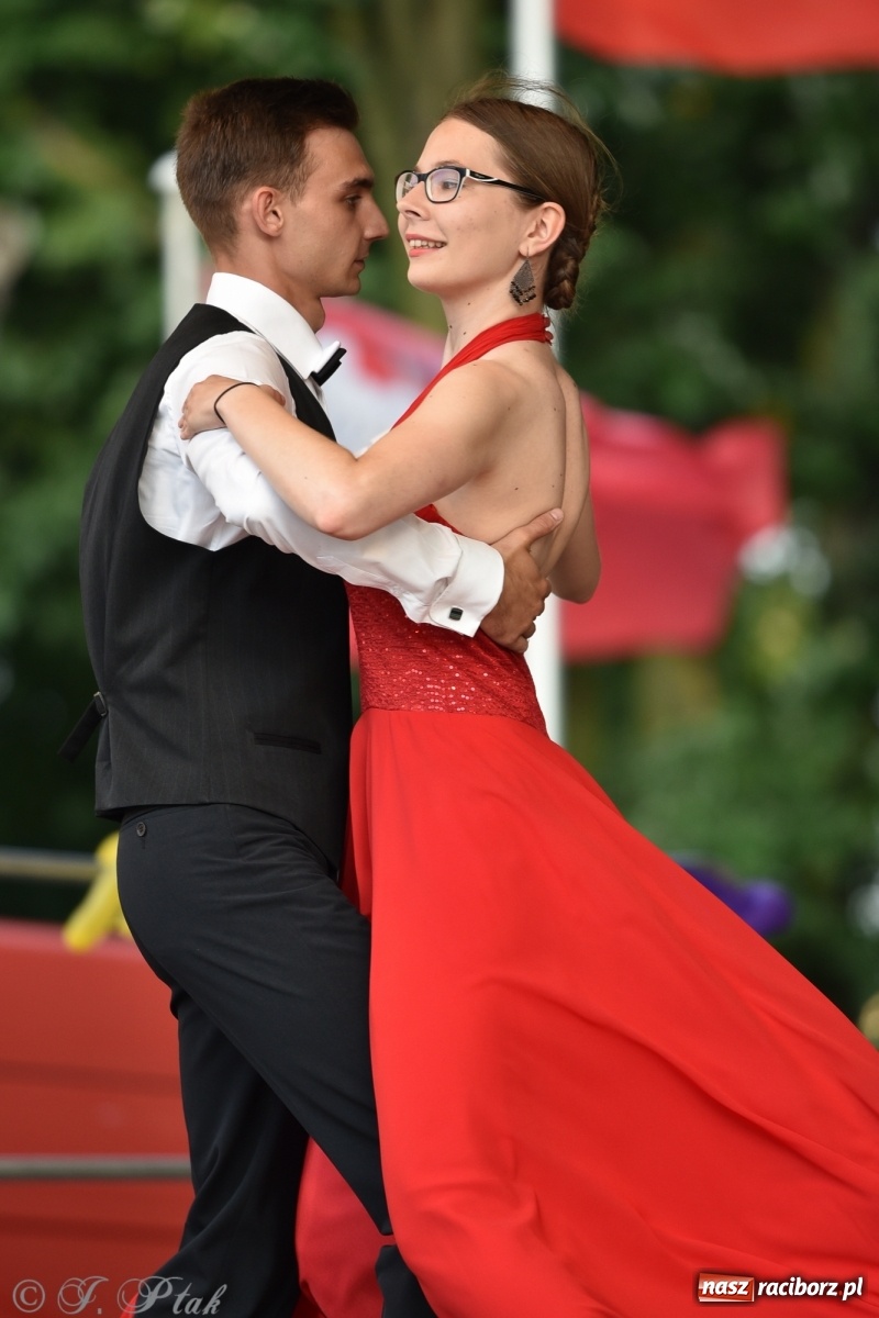 Zdjęcie w galerii na portalu naszraciborz.pl: MDK kończy rok szkolny tanecznym show [FOTO] wiadomości z regionu