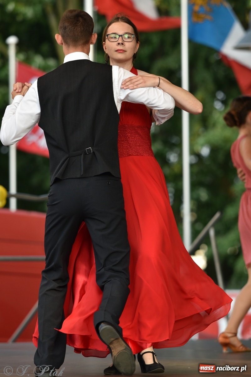 Zdjęcie w galerii na portalu naszraciborz.pl: MDK kończy rok szkolny tanecznym show [FOTO] wiadomości z regionu