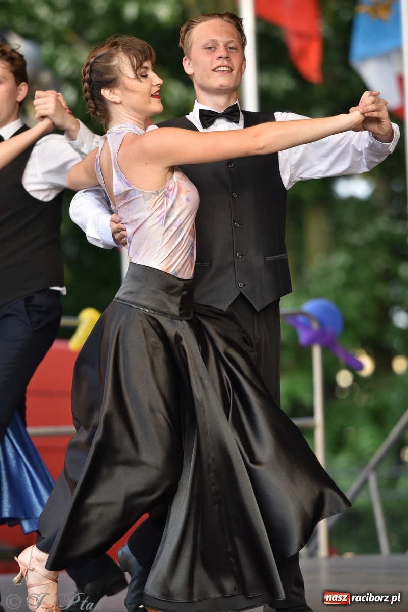 Zdjęcie w galerii na portalu naszraciborz.pl: MDK kończy rok szkolny tanecznym show [FOTO] wiadomości z regionu