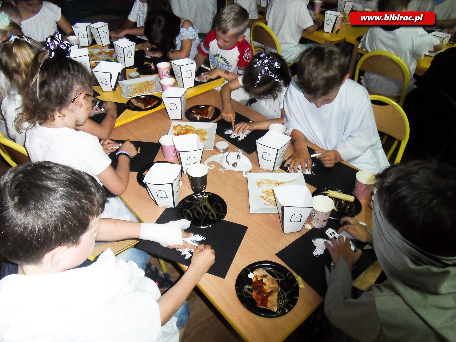 Zdjęcie w galerii na portalu naszraciborz.pl: Nocka z duszkami na pożegnanie przedszkolaków w Markowicach wiadomości z regionu