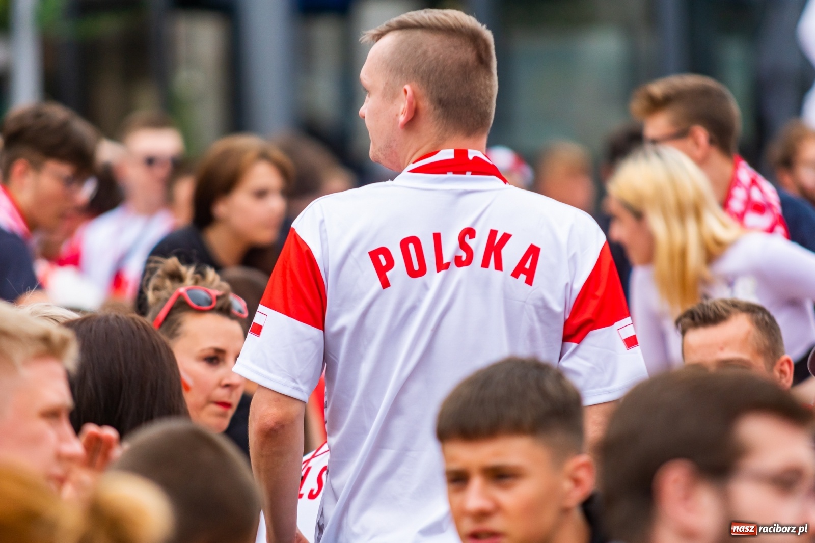 Zdjęcie w galerii na portalu naszraciborz.pl: Polska-Szwecja. Piłkarski rollercoaster w raciborskich strefach kibica wiadomości z regionu