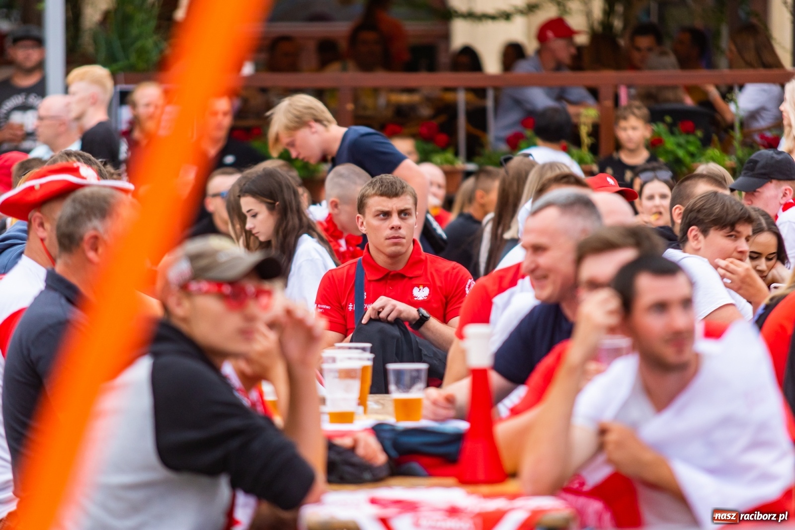 Zdjęcie w galerii na portalu naszraciborz.pl: Polska-Szwecja. Piłkarski rollercoaster w raciborskich strefach kibica wiadomości z regionu