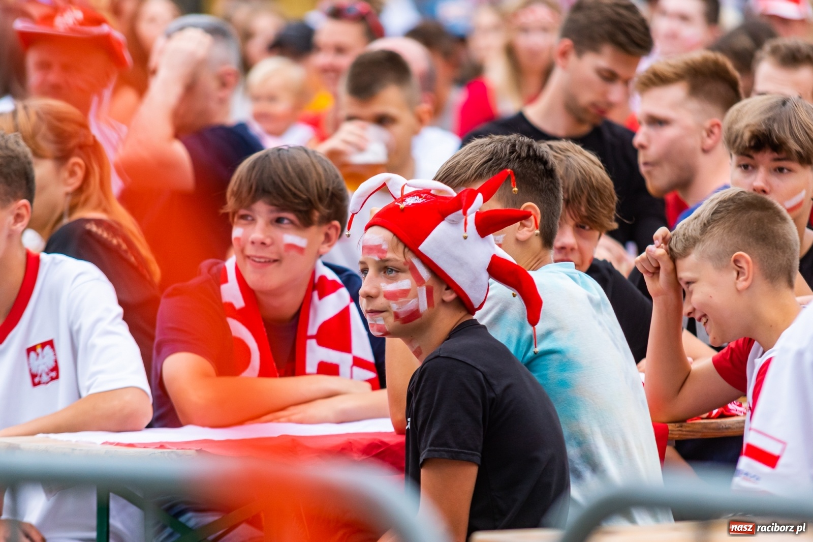 Zdjęcie w galerii na portalu naszraciborz.pl: Polska-Szwecja. Piłkarski rollercoaster w raciborskich strefach kibica wiadomości z regionu