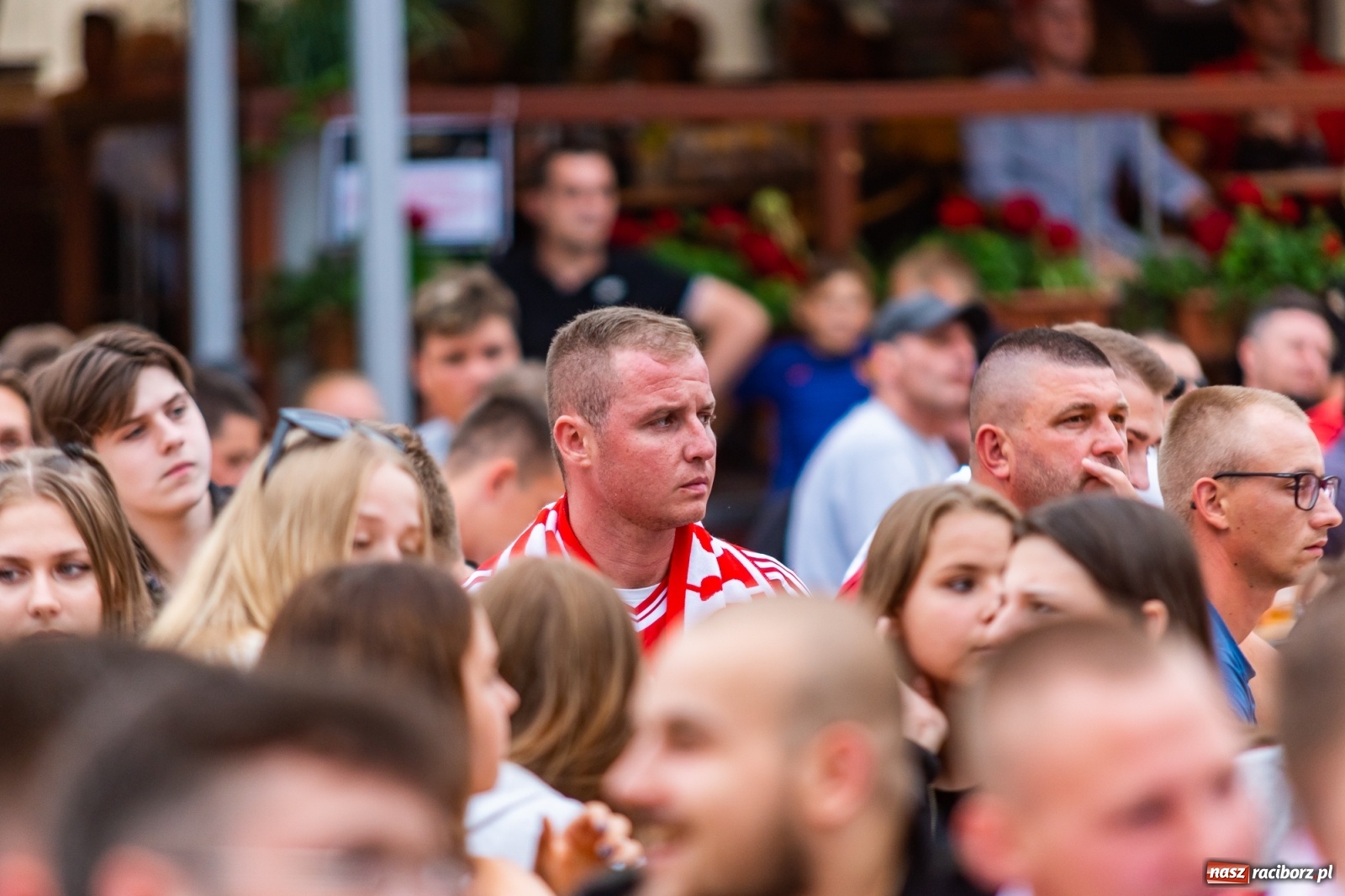 Zdjęcie w galerii na portalu naszraciborz.pl: Polska-Szwecja. Piłkarski rollercoaster w raciborskich strefach kibica wiadomości z regionu