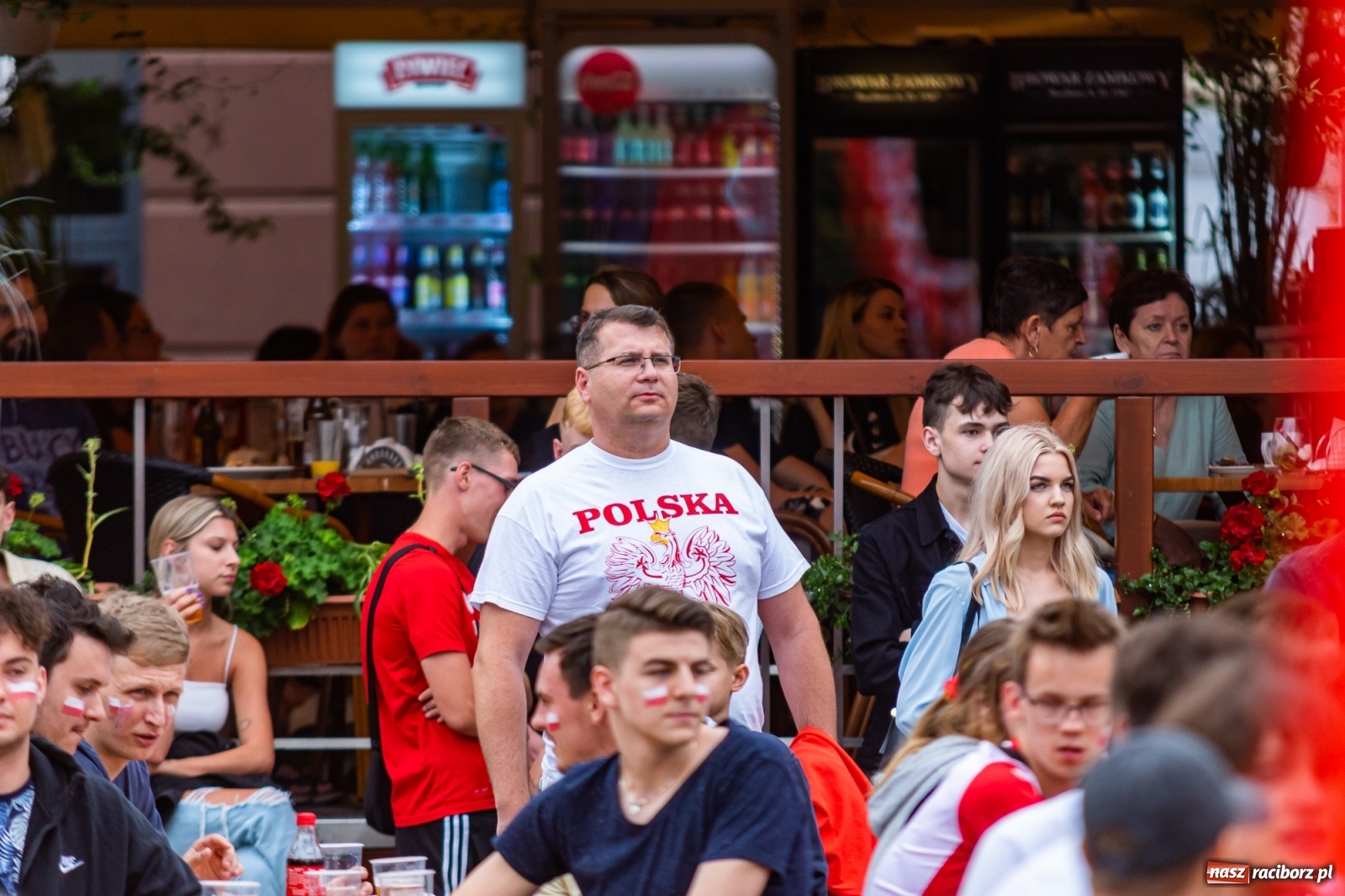 Zdjęcie w galerii na portalu naszraciborz.pl: Polska-Szwecja. Piłkarski rollercoaster w raciborskich strefach kibica wiadomości z regionu