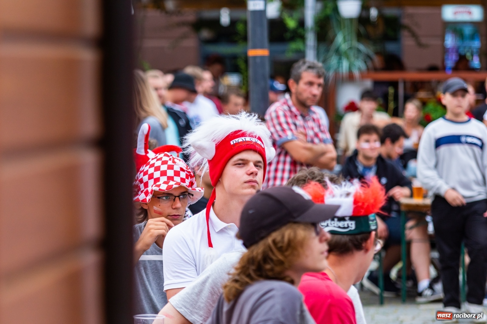 Zdjęcie w galerii na portalu naszraciborz.pl: Polska-Szwecja. Piłkarski rollercoaster w raciborskich strefach kibica wiadomości z regionu