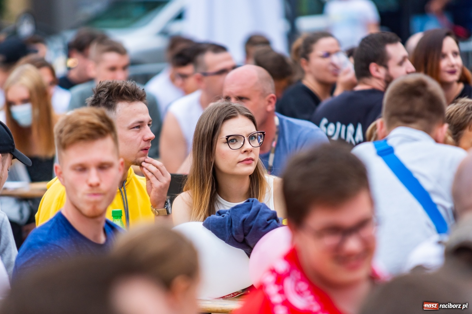 Zdjęcie w galerii na portalu naszraciborz.pl: Polska-Szwecja. Piłkarski rollercoaster w raciborskich strefach kibica wiadomości z regionu