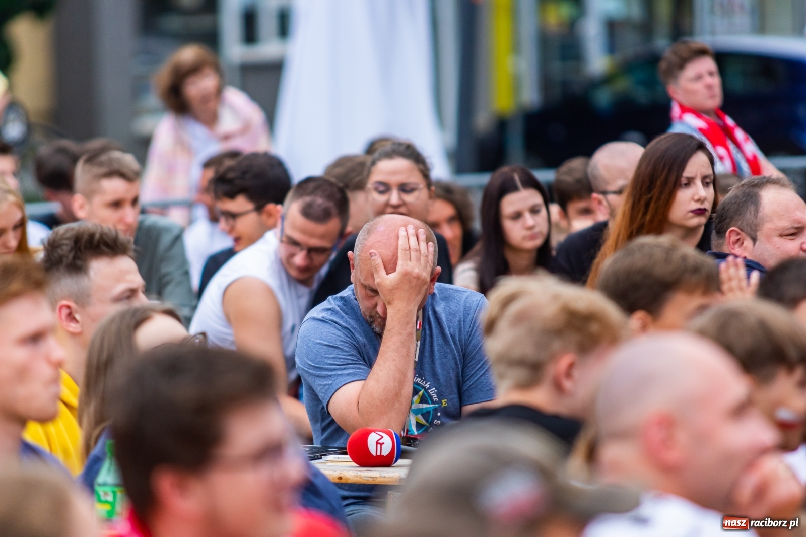 Zdjęcie w galerii na portalu naszraciborz.pl: Polska-Szwecja. Piłkarski rollercoaster w raciborskich strefach kibica wiadomości z regionu