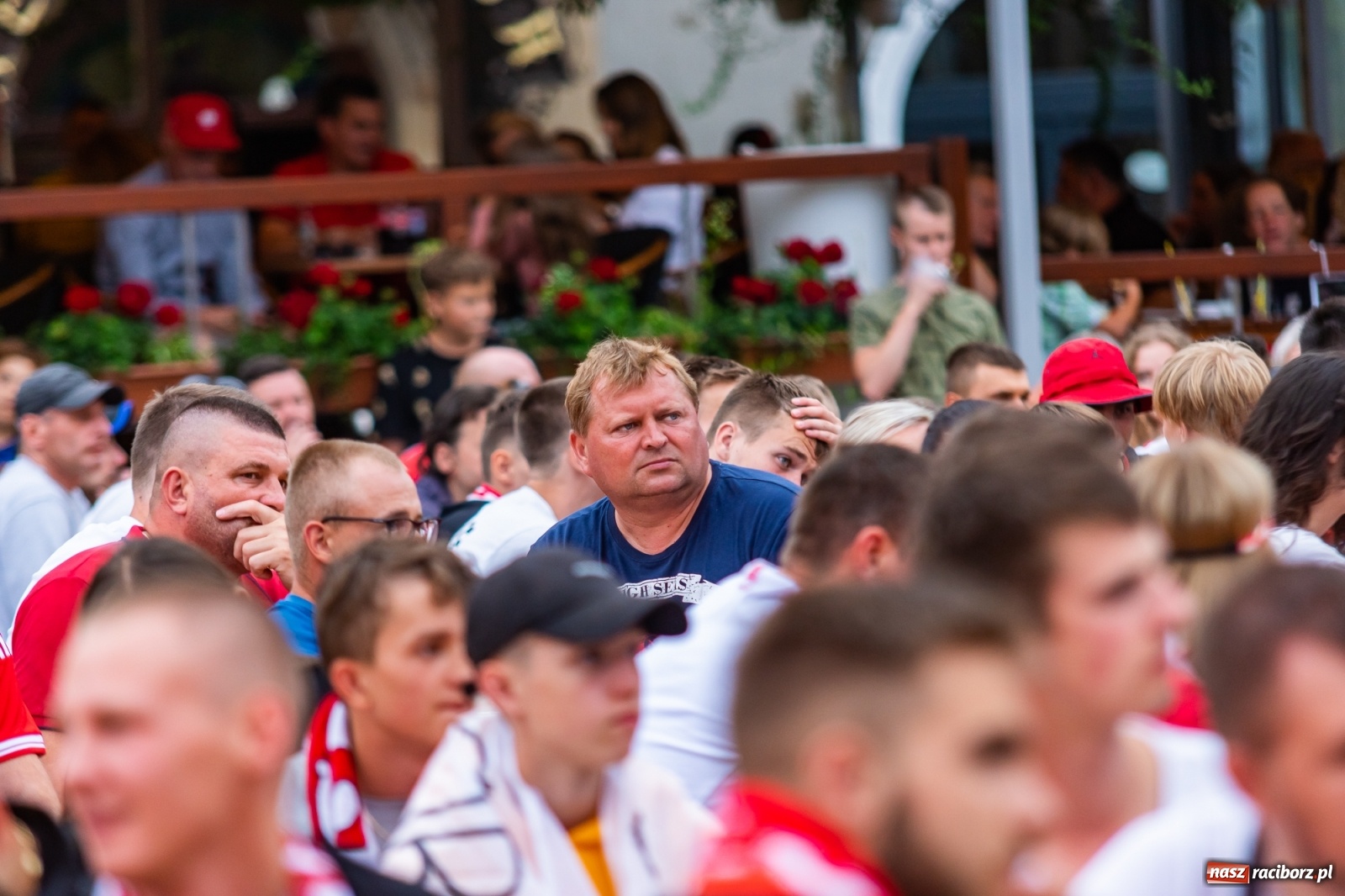 Zdjęcie w galerii na portalu naszraciborz.pl: Polska-Szwecja. Piłkarski rollercoaster w raciborskich strefach kibica wiadomości z regionu