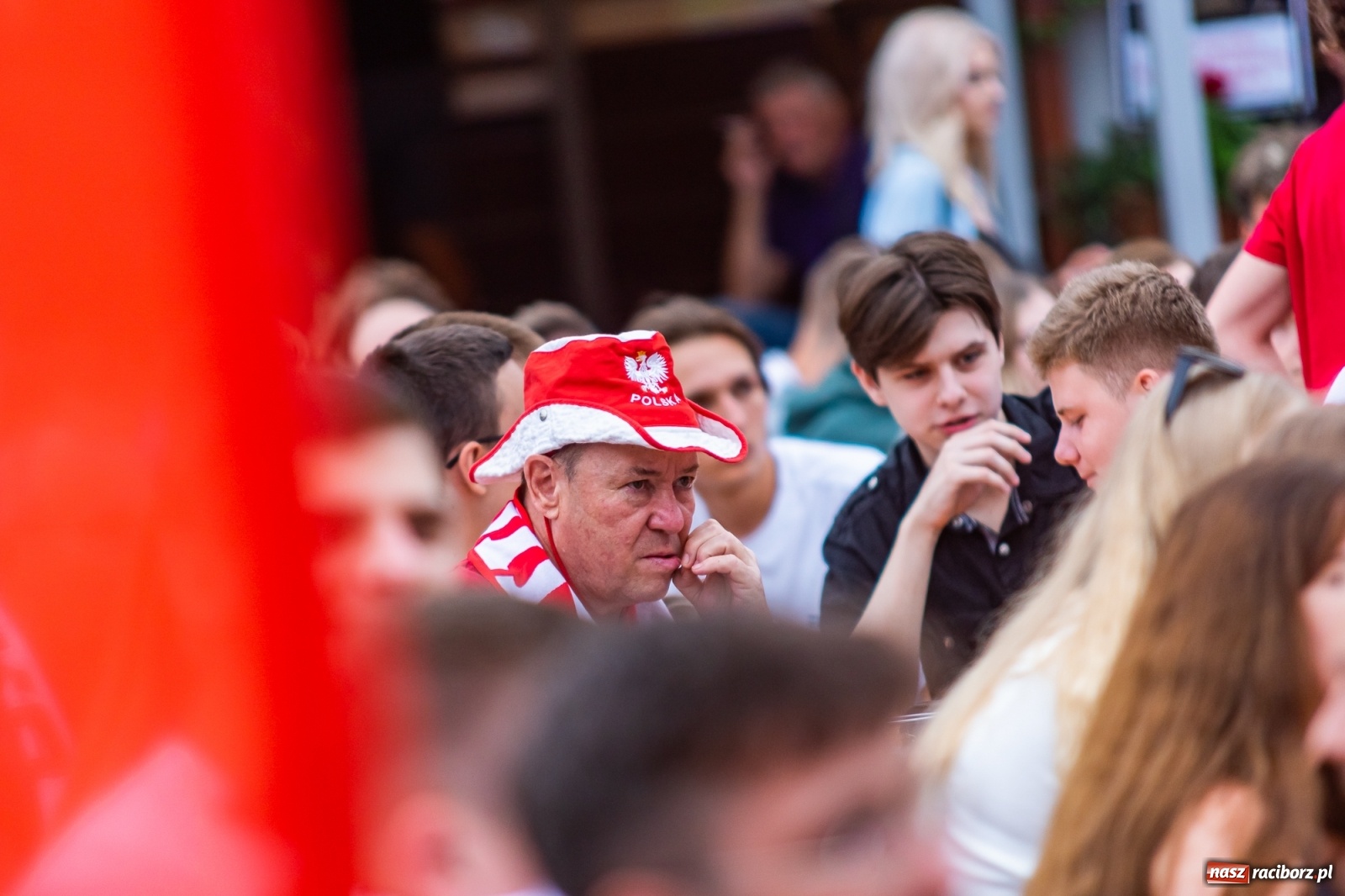 Zdjęcie w galerii na portalu naszraciborz.pl: Polska-Szwecja. Piłkarski rollercoaster w raciborskich strefach kibica wiadomości z regionu