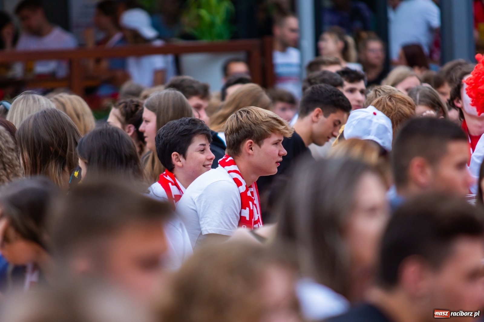 Zdjęcie w galerii na portalu naszraciborz.pl: Polska-Szwecja. Piłkarski rollercoaster w raciborskich strefach kibica wiadomości z regionu