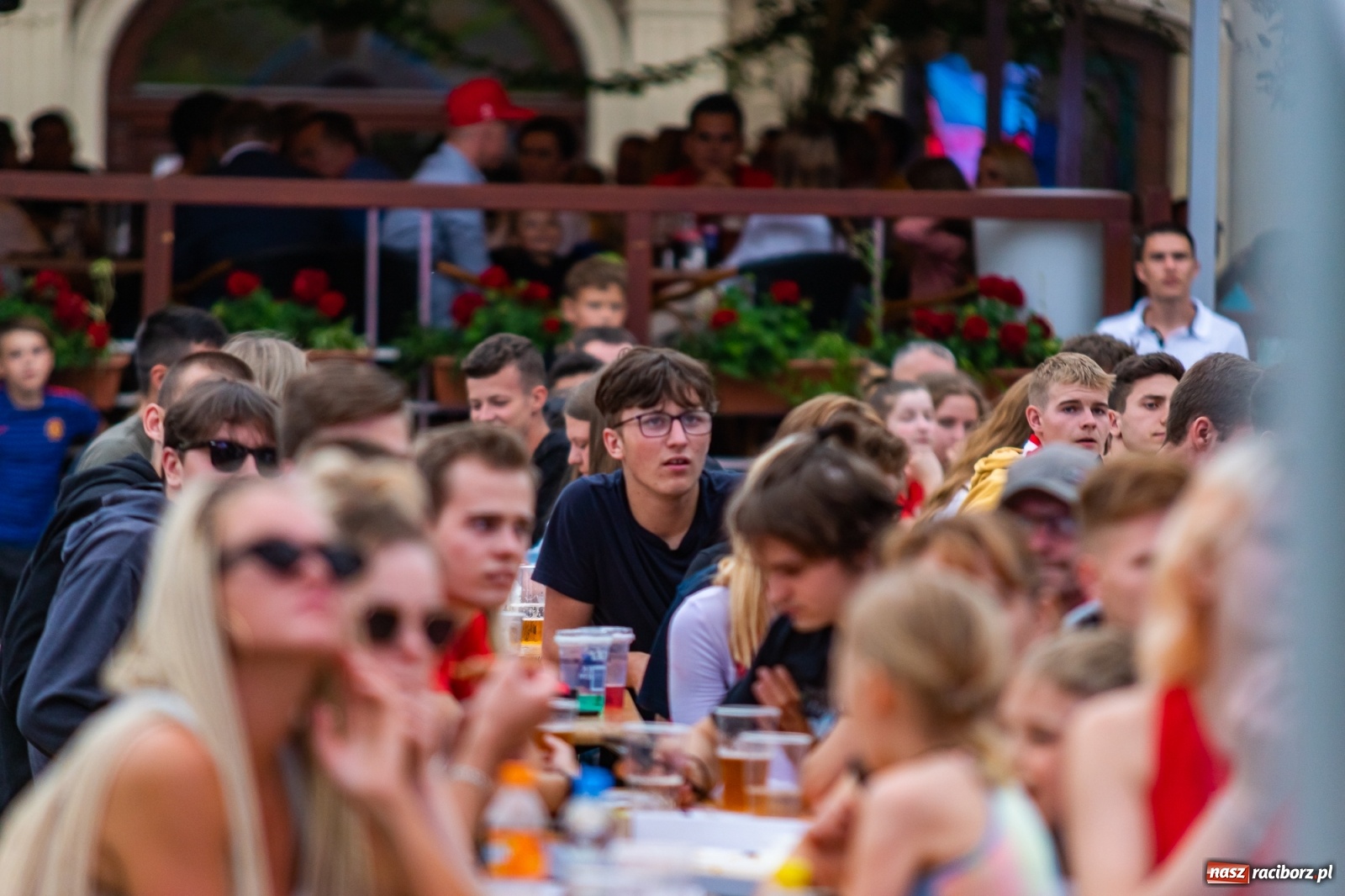 Zdjęcie w galerii na portalu naszraciborz.pl: Polska-Szwecja. Piłkarski rollercoaster w raciborskich strefach kibica wiadomości z regionu
