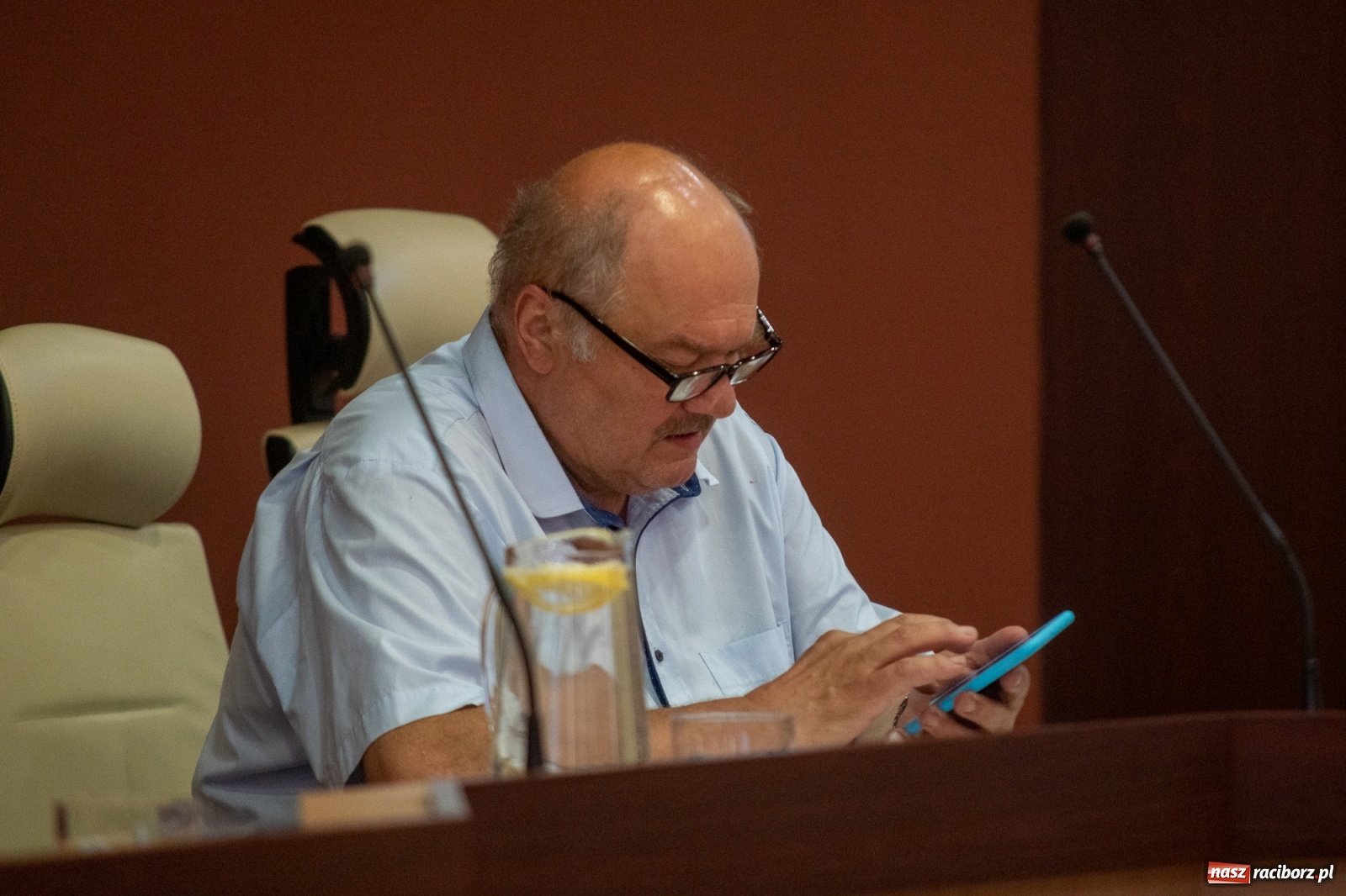 Zdjęcie w galerii na portalu naszraciborz.pl: W ratuszu o korkach na Rybnickiej, łataniu Królewskiej, wyścigach na Ocicach i pasach na Morawskiej wiadomości z regionu