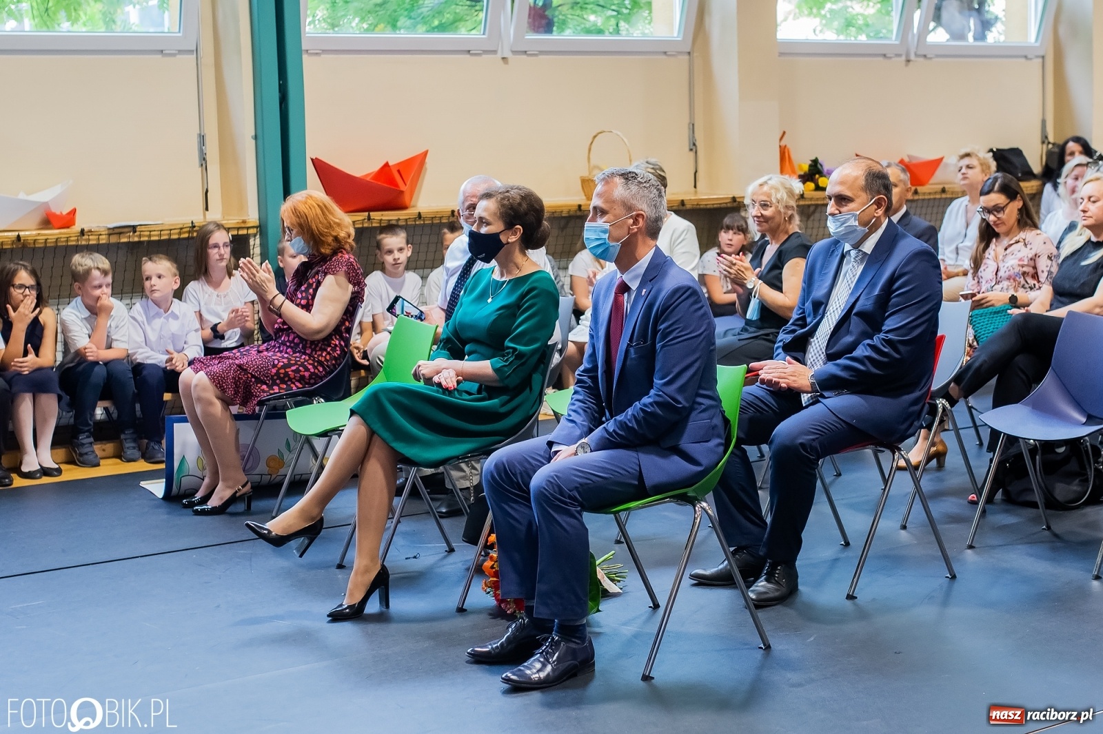 Zdjęcie w galerii na portalu naszraciborz.pl: Miejskie zakończenie roku szkolnego. Nagrodzono laureatów i finalistów konkursów wiadomości z regionu