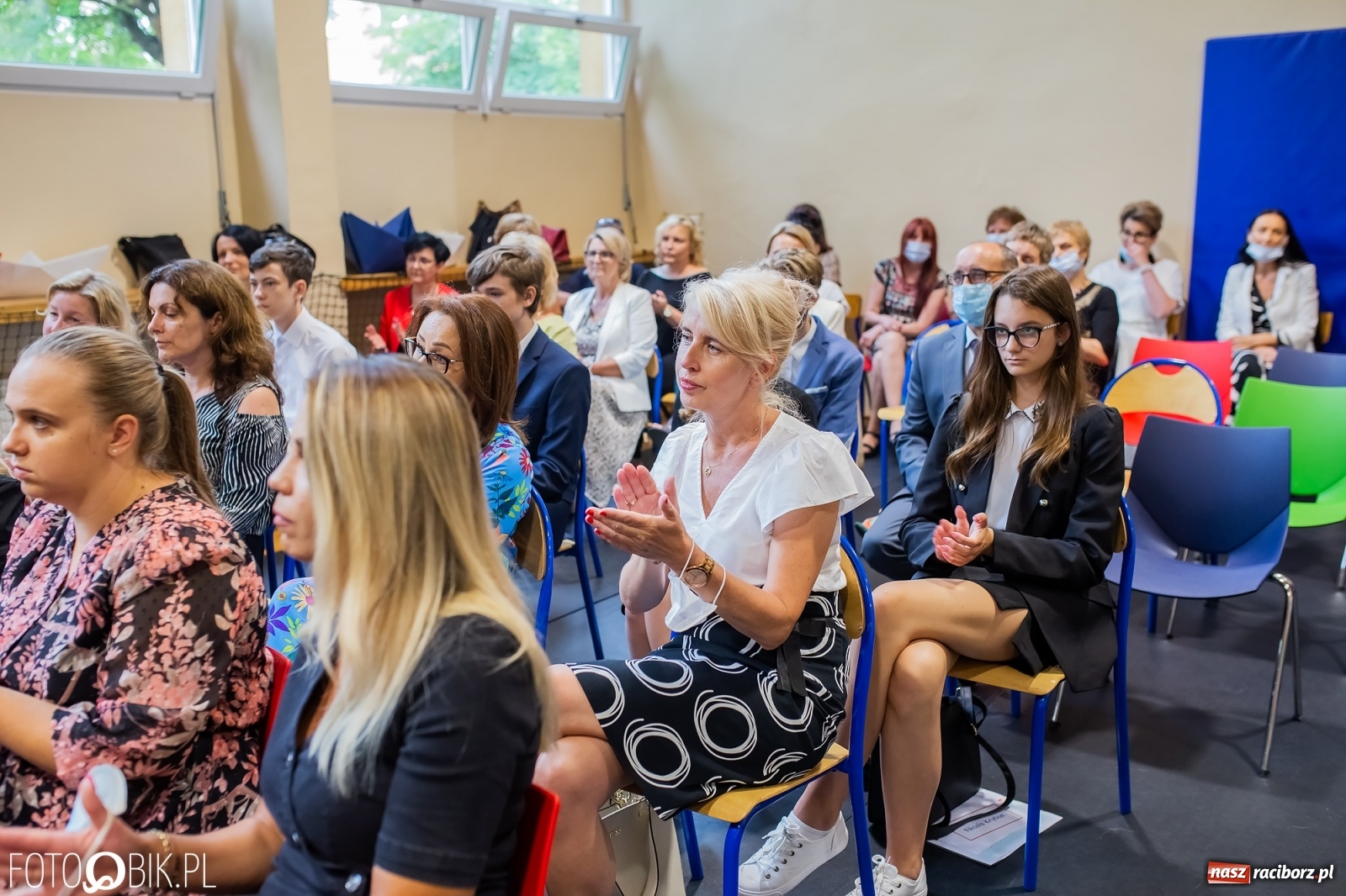 Zdjęcie w galerii na portalu naszraciborz.pl: Miejskie zakończenie roku szkolnego. Nagrodzono laureatów i finalistów konkursów wiadomości z regionu
