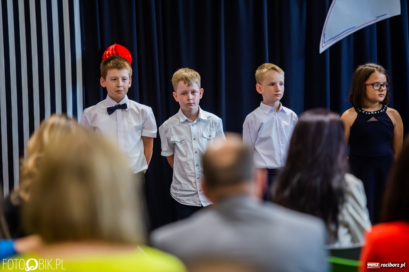 Zdjęcie w galerii na portalu naszraciborz.pl: Miejskie zakończenie roku szkolnego. Nagrodzono laureatów i finalistów konkursów wiadomości z regionu