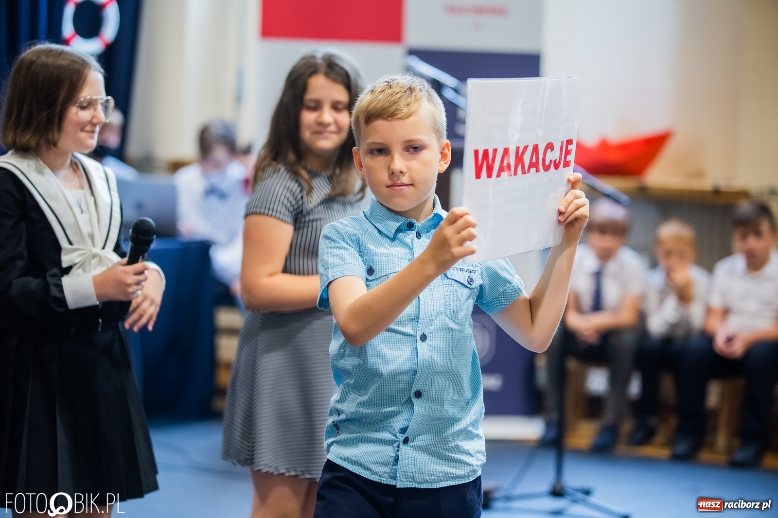 Zdjęcie w galerii na portalu naszraciborz.pl: Miejskie zakończenie roku szkolnego. Nagrodzono laureatów i finalistów konkursów wiadomości z regionu