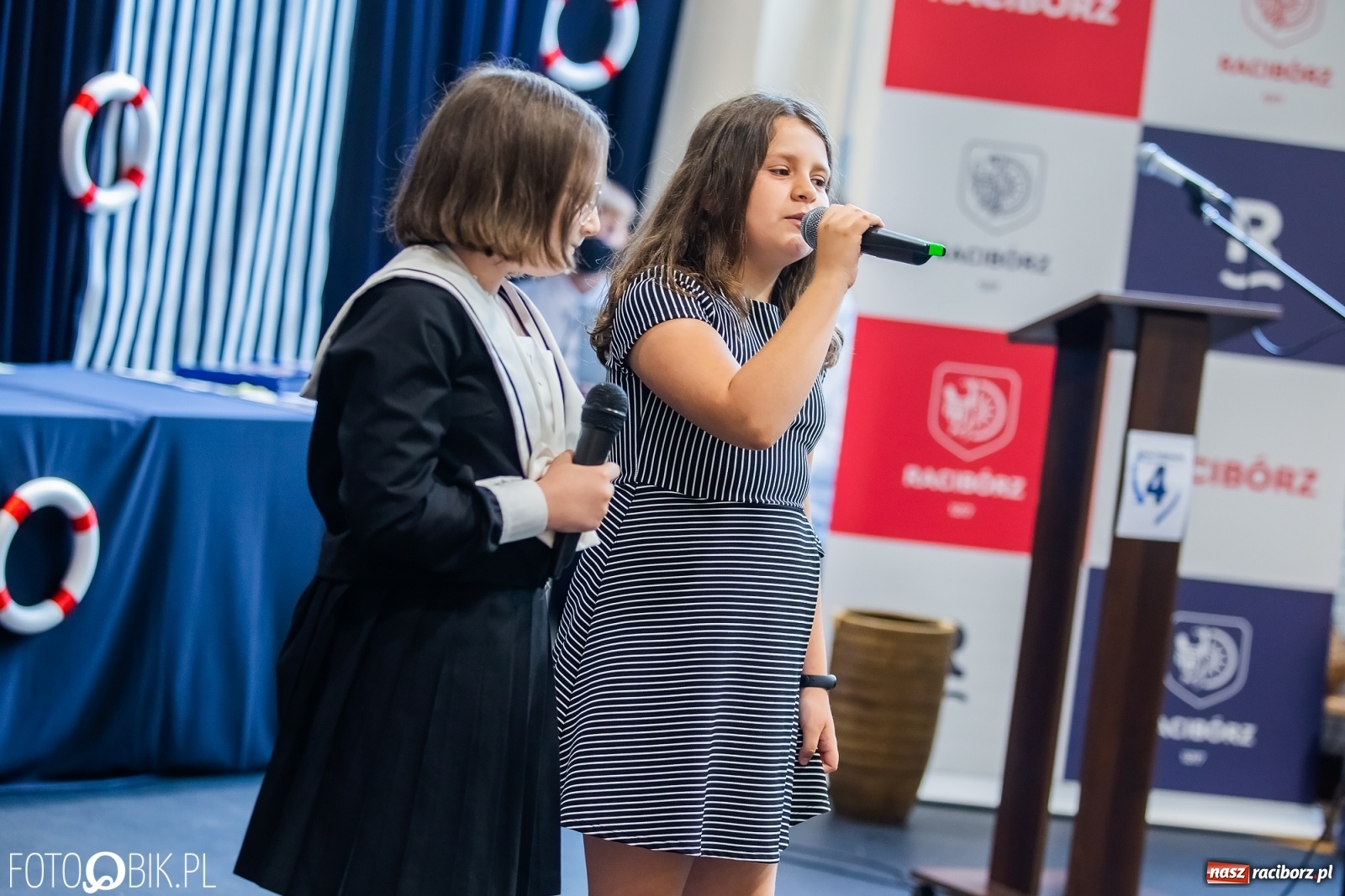 Zdjęcie w galerii na portalu naszraciborz.pl: Miejskie zakończenie roku szkolnego. Nagrodzono laureatów i finalistów konkursów wiadomości z regionu