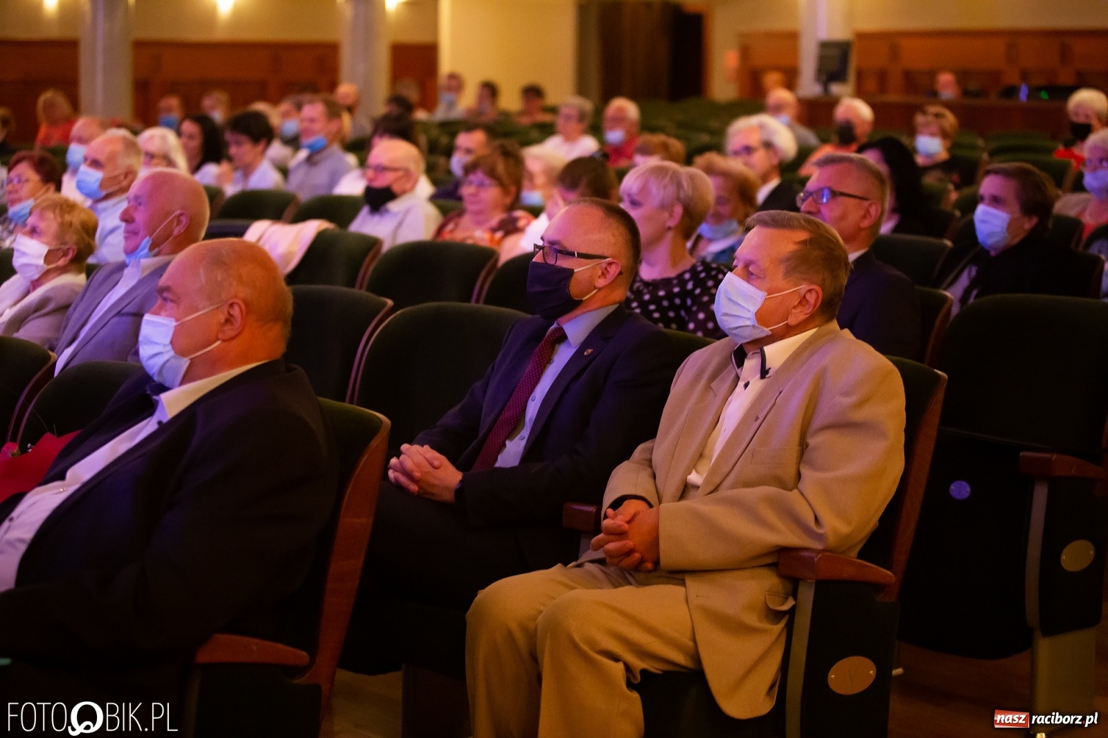 Zdjęcie w galerii na portalu naszraciborz.pl: UNITAS IN VERITATE. Wręczono medale im. Ks. Stefana Pieczki wiadomości z regionu