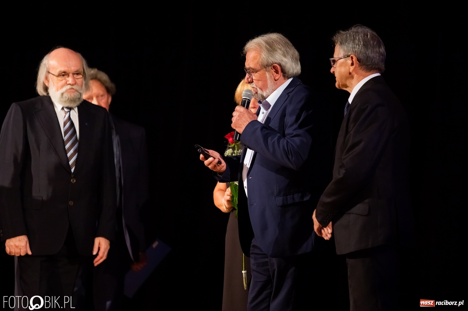 Zdjęcie w galerii na portalu naszraciborz.pl: UNITAS IN VERITATE. Wręczono medale im. Ks. Stefana Pieczki wiadomości z regionu