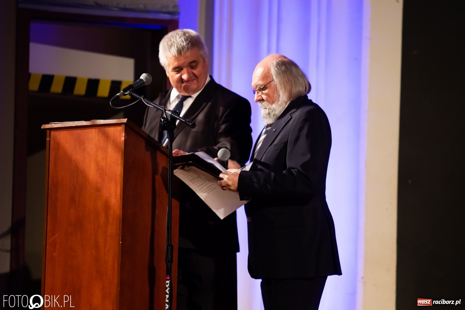 Zdjęcie w galerii na portalu naszraciborz.pl: UNITAS IN VERITATE. Wręczono medale im. Ks. Stefana Pieczki wiadomości z regionu