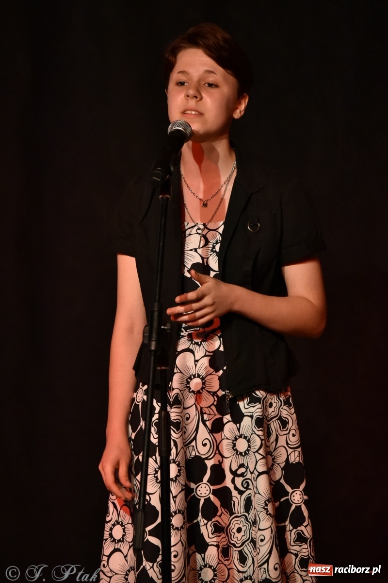 Zdjęcie w galerii na portalu naszraciborz.pl: MDK. Śpiew nocy letniej wiadomości z regionu