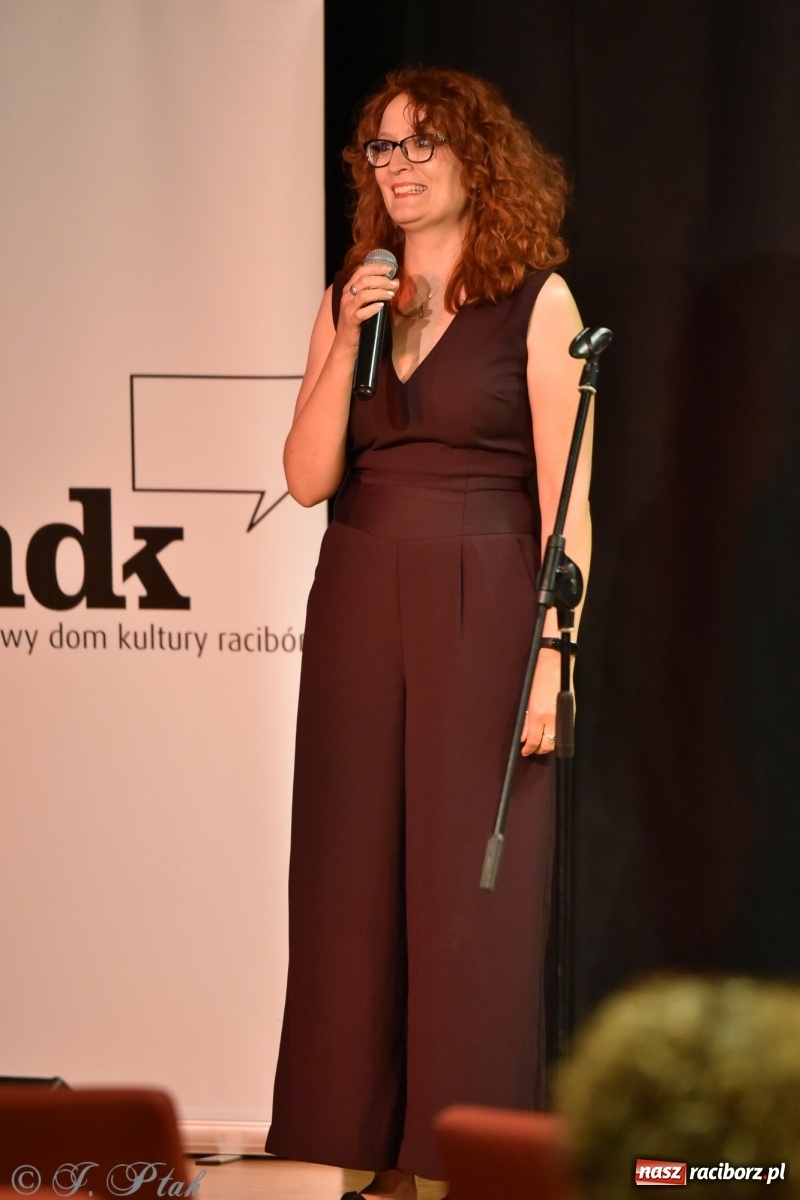 Zdjęcie w galerii na portalu naszraciborz.pl: MDK. Śpiew nocy letniej wiadomości z regionu