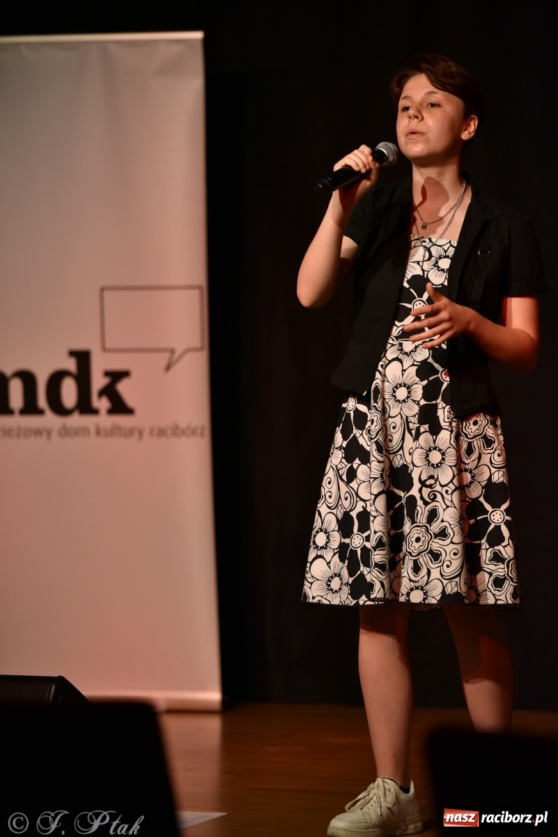 Zdjęcie w galerii na portalu naszraciborz.pl: MDK. Śpiew nocy letniej wiadomości z regionu