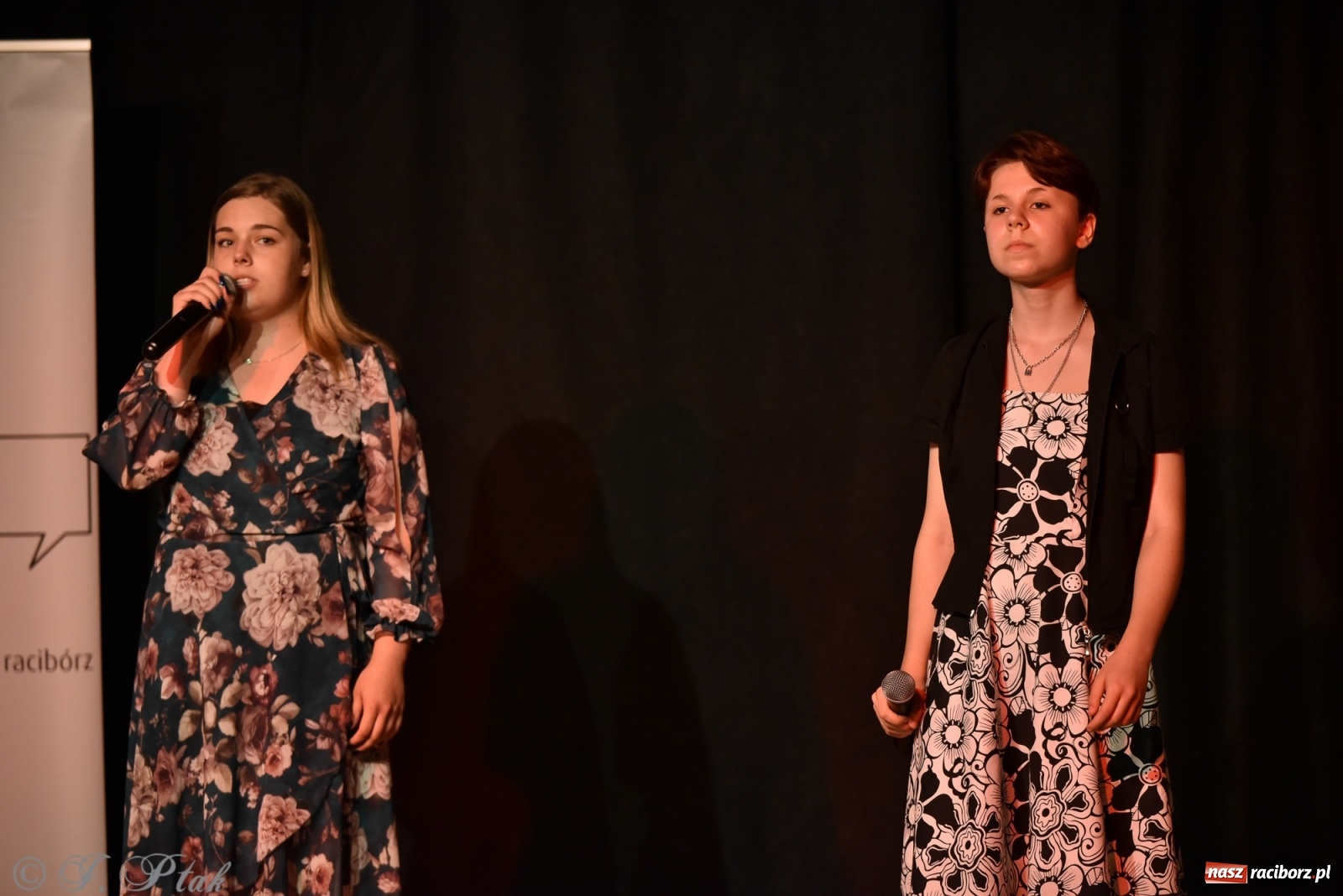 Zdjęcie w galerii na portalu naszraciborz.pl: MDK. Śpiew nocy letniej wiadomości z regionu