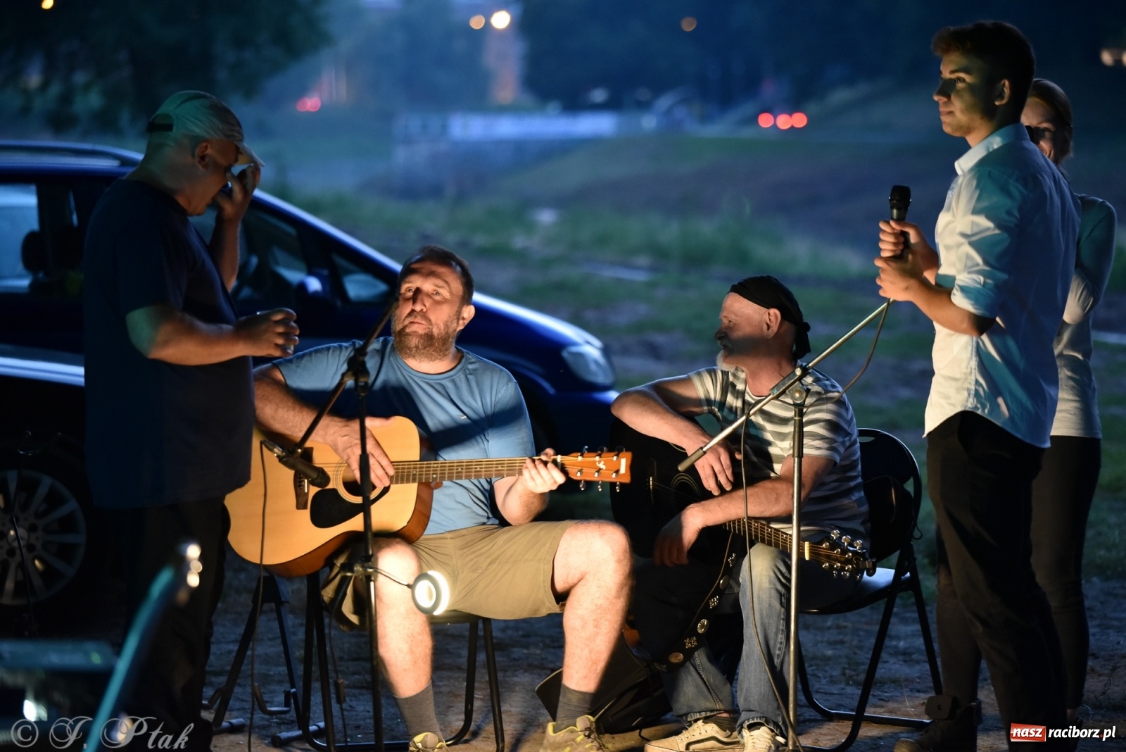 Zdjęcie w galerii na portalu naszraciborz.pl: Około czterdzieści pływadeł wystartuje jutro spod zamku [WIDEO] wiadomości z regionu