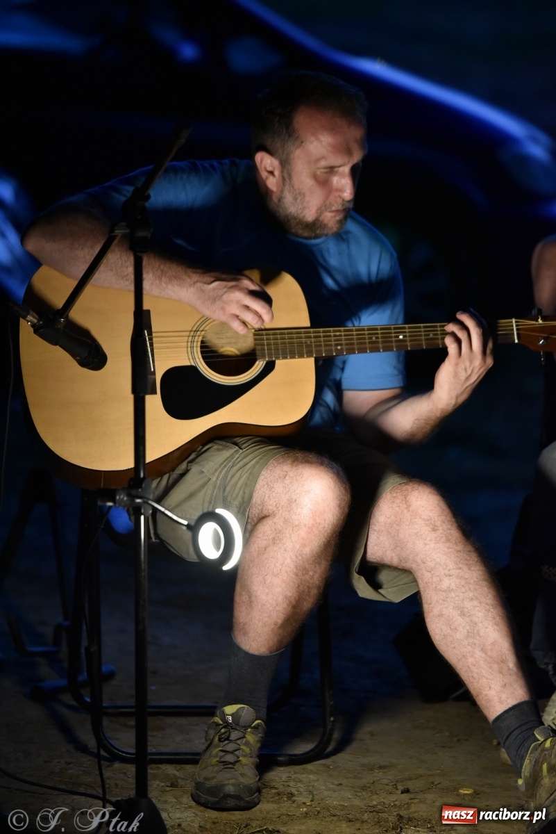 Zdjęcie w galerii na portalu naszraciborz.pl: Około czterdzieści pływadeł wystartuje jutro spod zamku [WIDEO] wiadomości z regionu