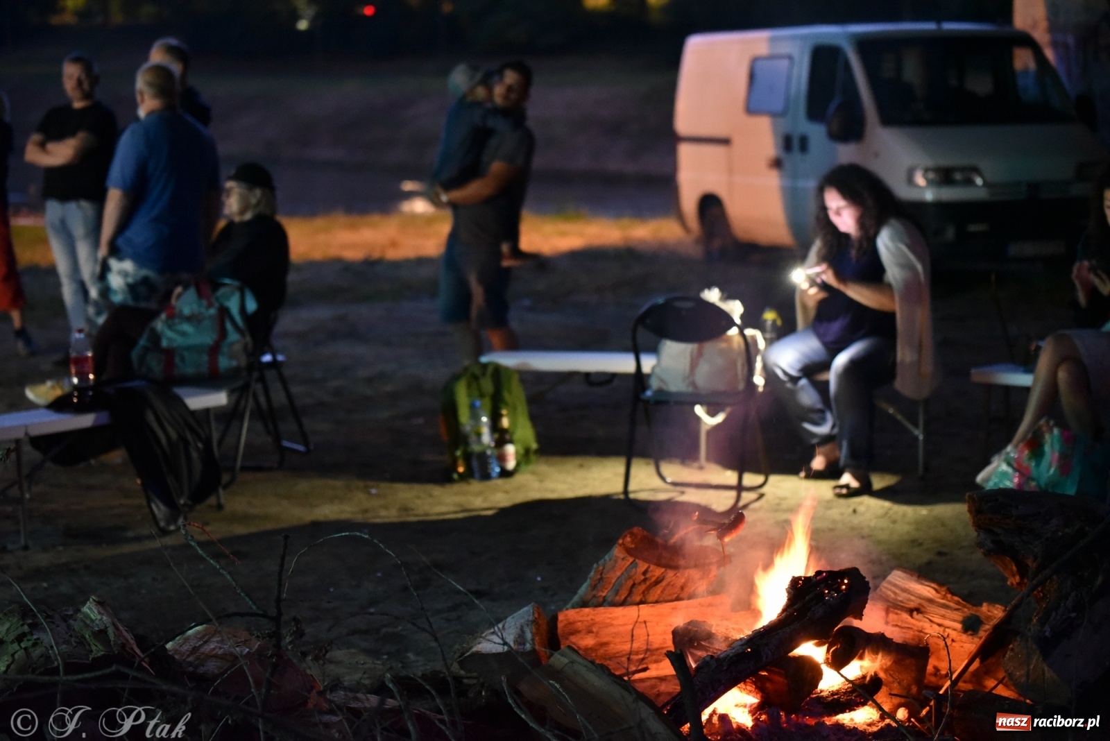 Zdjęcie w galerii na portalu naszraciborz.pl: Około czterdzieści pływadeł wystartuje jutro spod zamku [WIDEO] wiadomości z regionu