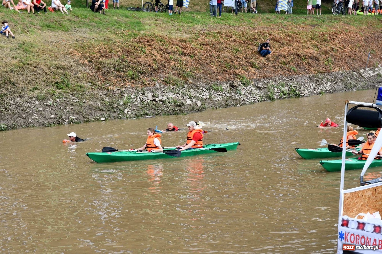 Zdjęcie w galerii na portalu naszraciborz.pl: Ahoj przygodo! Trzydzieści pływadeł ruszyło do Kędzierzyna-Koźla wiadomości z regionu