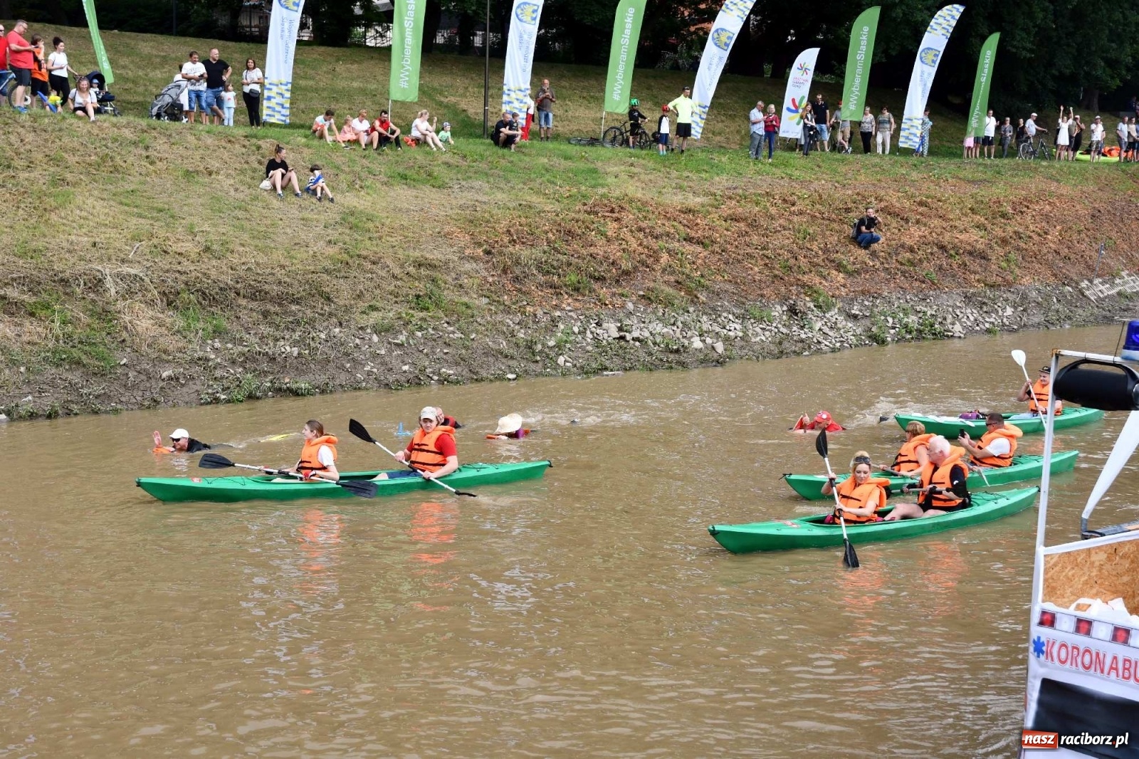 Zdjęcie w galerii na portalu naszraciborz.pl: Ahoj przygodo! Trzydzieści pływadeł ruszyło do Kędzierzyna-Koźla wiadomości z regionu