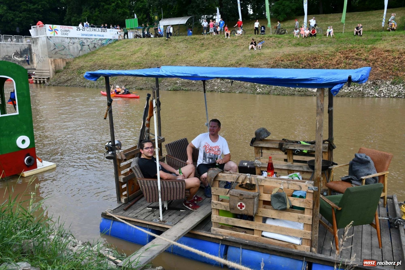Zdjęcie w galerii na portalu naszraciborz.pl: Ahoj przygodo! Trzydzieści pływadeł ruszyło do Kędzierzyna-Koźla wiadomości z regionu