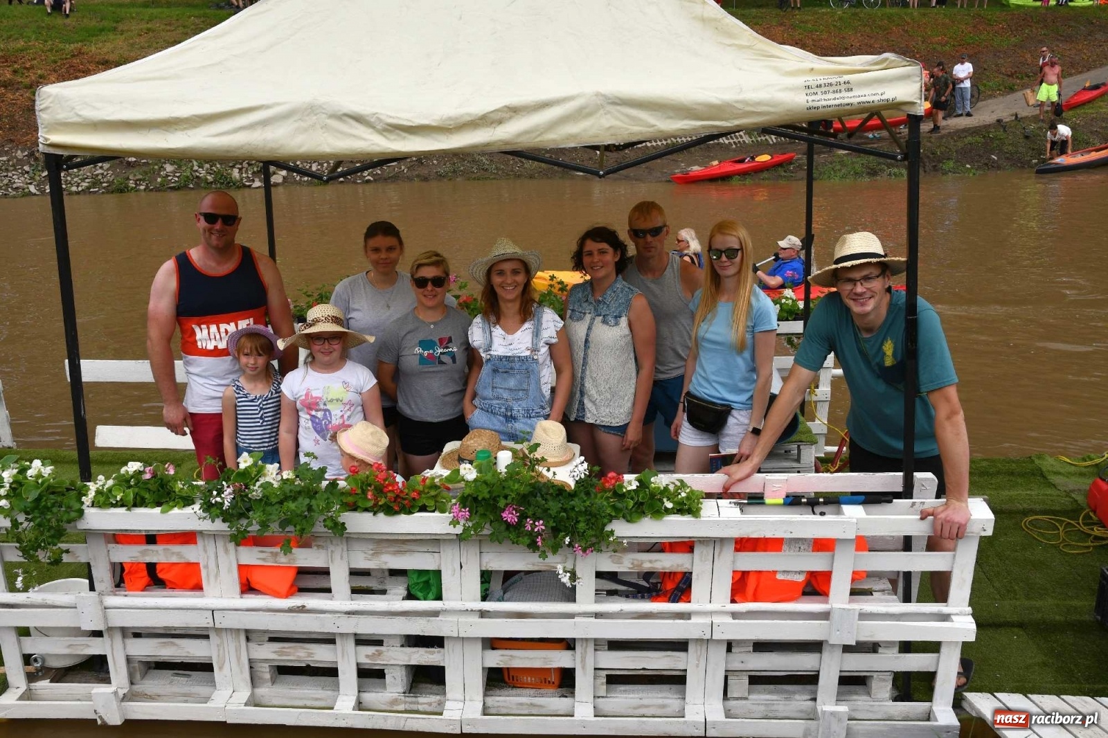 Zdjęcie w galerii na portalu naszraciborz.pl: Ahoj przygodo! Trzydzieści pływadeł ruszyło do Kędzierzyna-Koźla wiadomości z regionu
