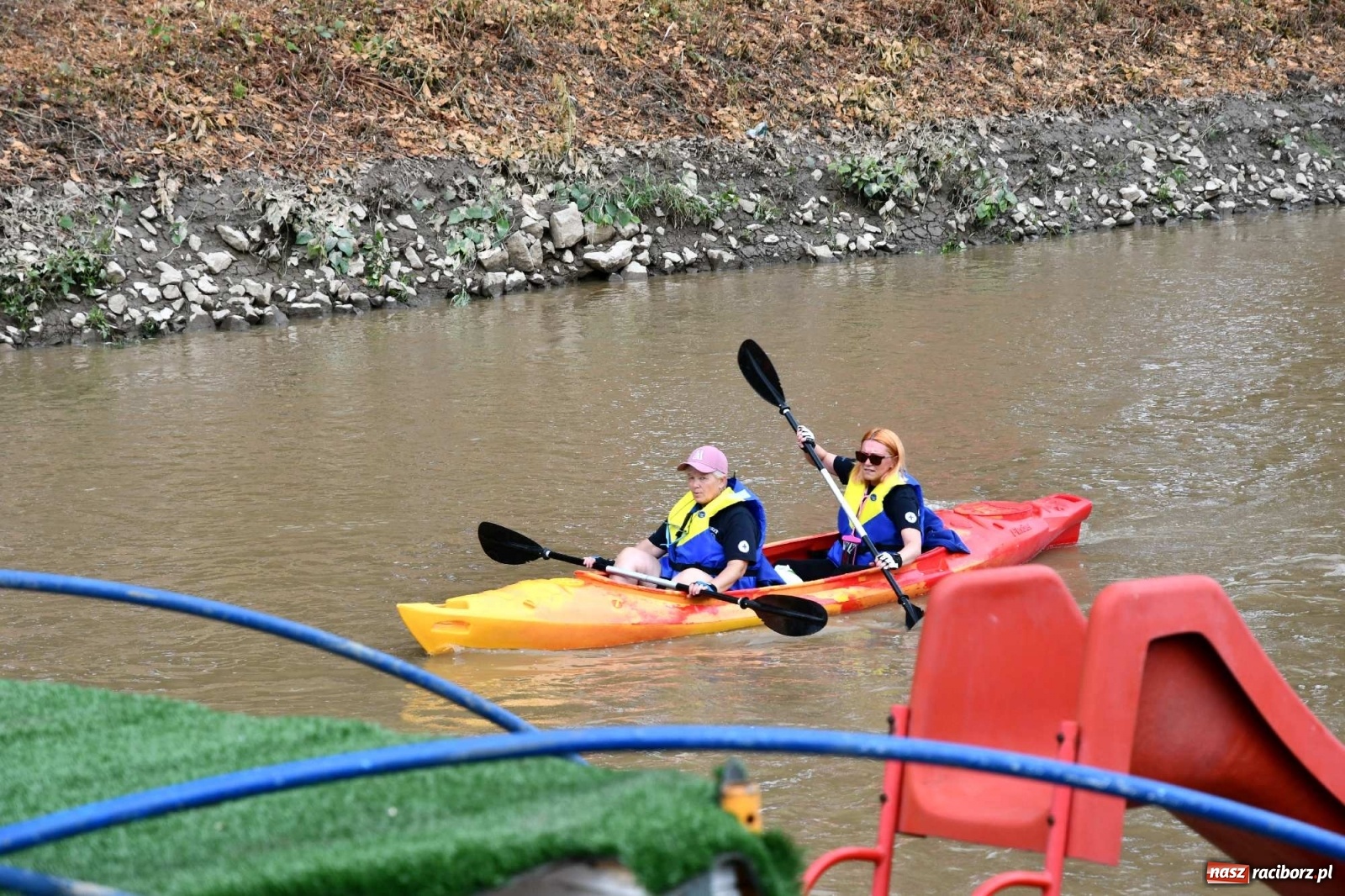 Zdjęcie w galerii na portalu naszraciborz.pl: Ahoj przygodo! Trzydzieści pływadeł ruszyło do Kędzierzyna-Koźla wiadomości z regionu