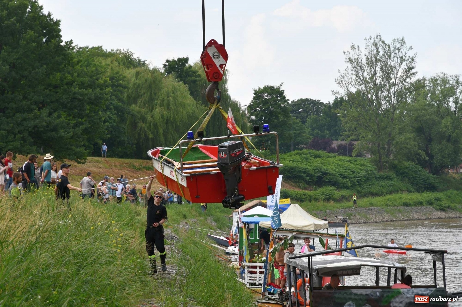 Zdjęcie w galerii na portalu naszraciborz.pl: Ahoj przygodo! Trzydzieści pływadeł ruszyło do Kędzierzyna-Koźla wiadomości z regionu
