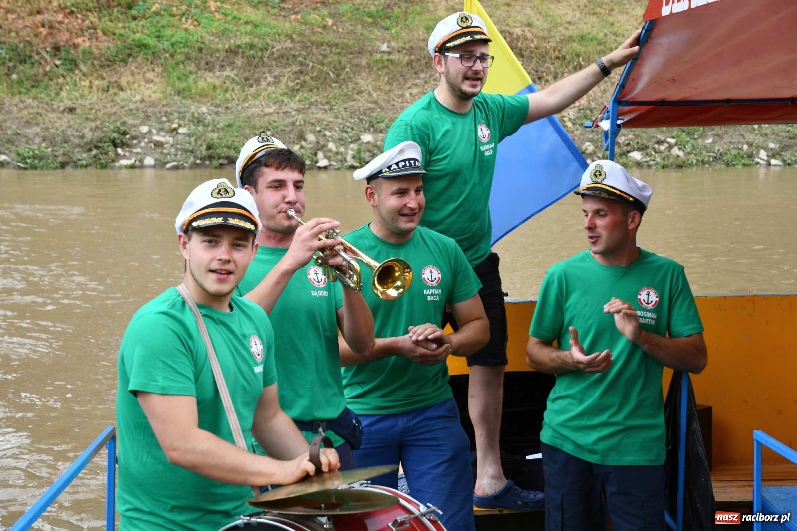 Zdjęcie w galerii na portalu naszraciborz.pl: Ahoj przygodo! Trzydzieści pływadeł ruszyło do Kędzierzyna-Koźla wiadomości z regionu