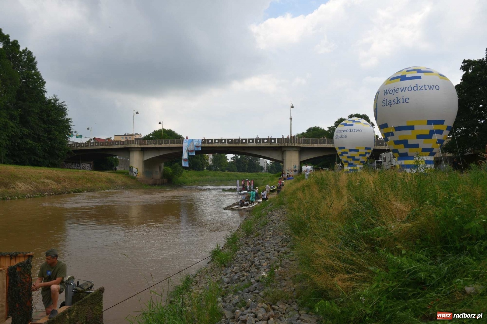 Zdjęcie w galerii na portalu naszraciborz.pl: Ahoj przygodo! Trzydzieści pływadeł ruszyło do Kędzierzyna-Koźla wiadomości z regionu