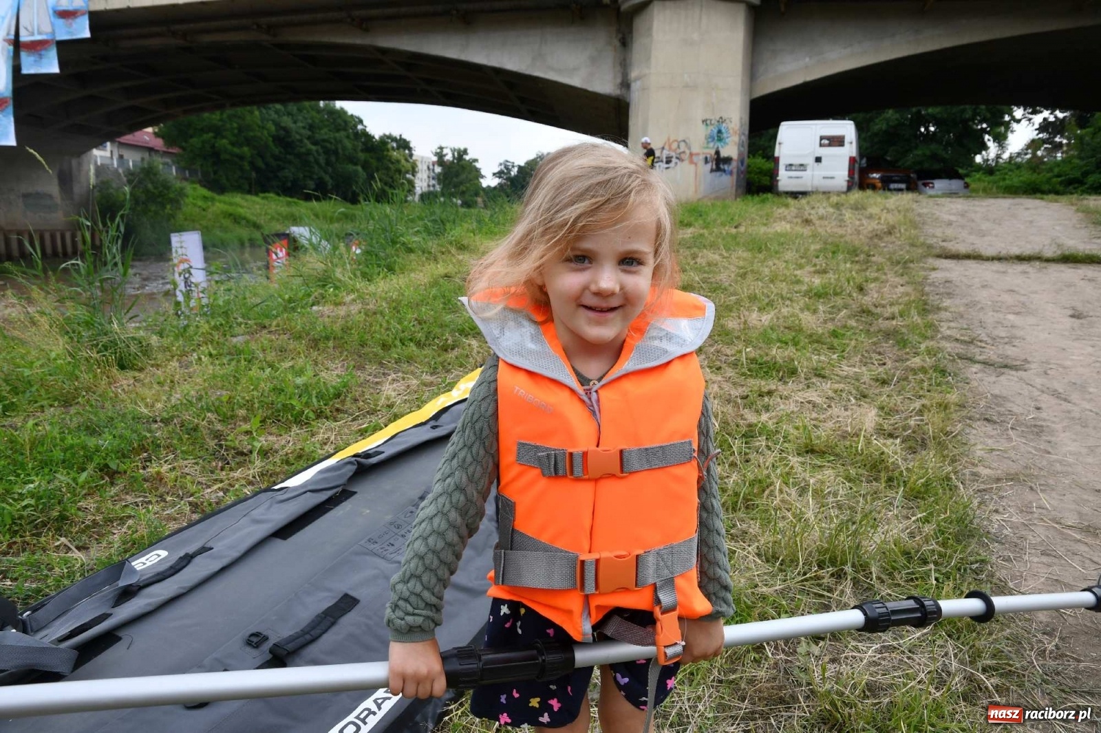 Zdjęcie w galerii na portalu naszraciborz.pl: Ahoj przygodo! Trzydzieści pływadeł ruszyło do Kędzierzyna-Koźla wiadomości z regionu